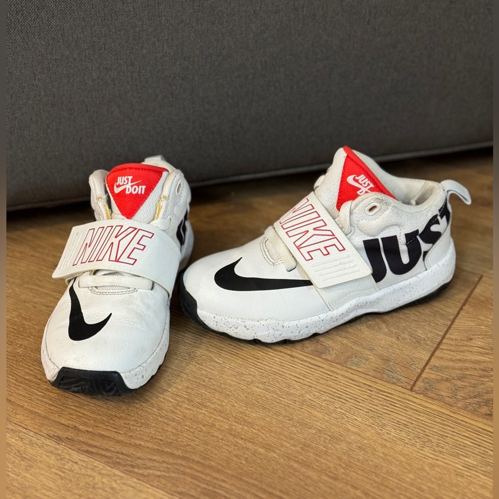 Nike Little Kids 13C Basketball Sneakers, White